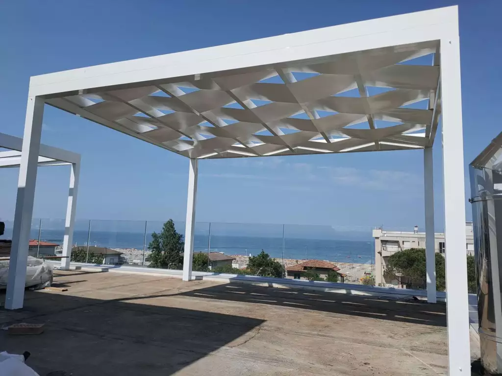 Gazebi da giardino in legno, in ferro e con zanzariera