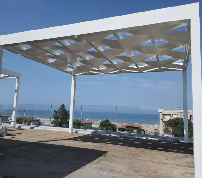 Gazebi da giardino in legno, in ferro e con zanzariera